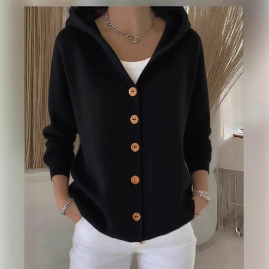 Sophie – De cozy hoodie met knopen die je niet uit wilt doen